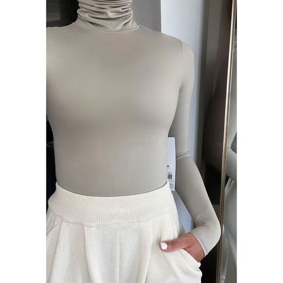 Lululemon Wundermost Ultra-Soft Nulu Turtleneck Bodysuit - Picture 2 of 4